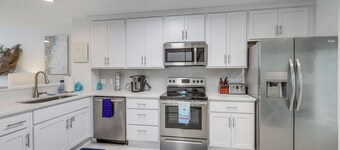 Fernandina Beach Townhome w/ Patio: Walk to Beach!