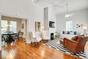 Cottage (2 Bedrooms) | Interior