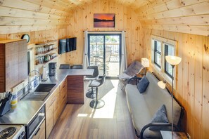 Interior - Deck & Grill: Lake of the Ozarks Cabin in Warsaw (Warsaw)