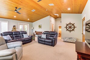 House (4 Bedrooms) | Interior - Boathouse & Dock: Riverfront Dunnellon Getaway! (Dunnellon)