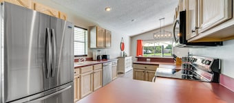 Heated Pool & Screened Lanai: Haines City Haven!