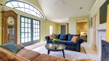 Cottage (2 Bedrooms) | Interior