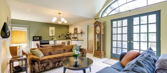 Shared Hot Tub: Historic Cottage, Walk to Elm Park