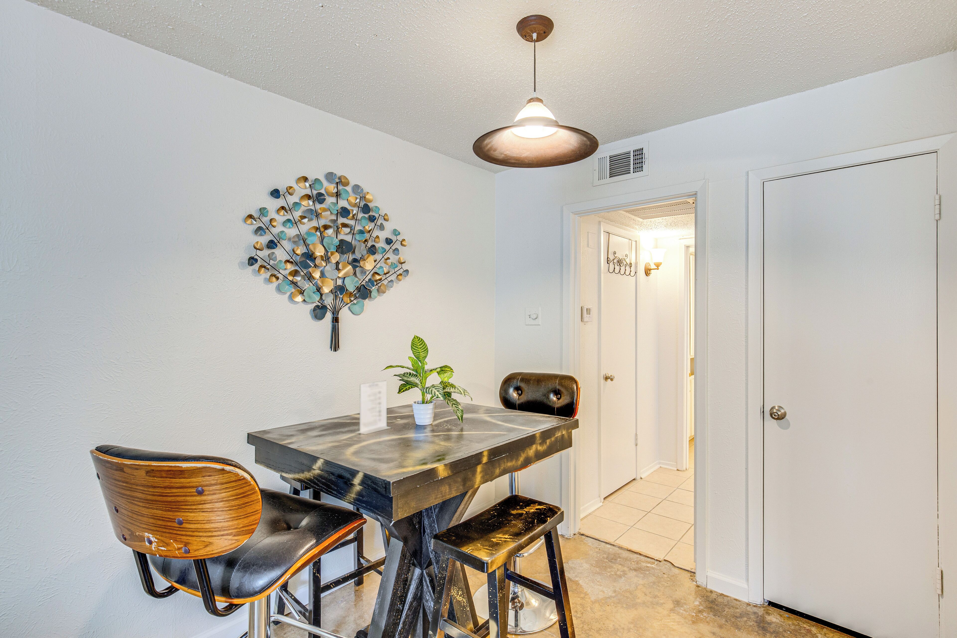 Apartment (1 Bedroom) | Interior