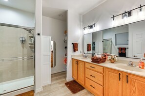 House (3 Bedrooms) | Interior - 12 Mi to Flagstaff: Pet-friendly Home w/ Sunroom! (Flagstaff)