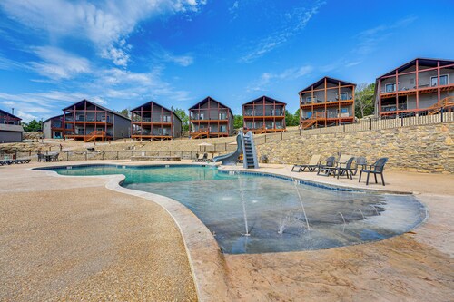 Branson Gem w/ Hot Tub Access & Private Boat Slip!