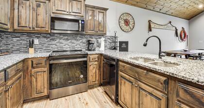 Branson Cabin w/ Pool Access & Private Boat Slip!