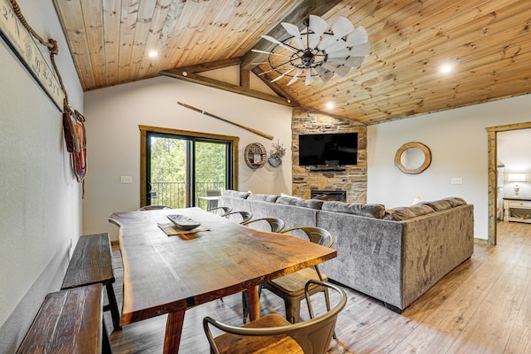 Branson Gem W/ Hot Tub Access & Private Boat Slip! - Table Rock Lake