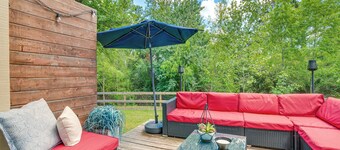 Convenient Bryan Townhome w/ Patio < 3 Mi to A&m!