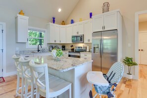 Interior - Modern Hendersonville Home: Deck & Mountain Views! (Hendersonville)