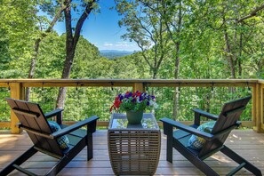 House (2 Bedrooms) | Front of property - Modern Hendersonville Home: Deck & Mountain Views! (Hendersonville)