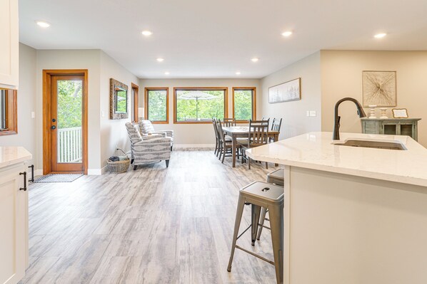 Talo (4 Bedrooms) | Sisätilat