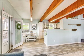 Interior - Game Room & Dock: Waterfront Osage Beach Home! (Osage Beach)