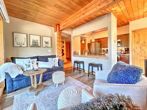 Télévision, cheminée