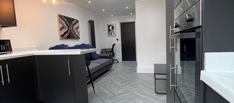 Stylish Flat in London, sleeps 4
