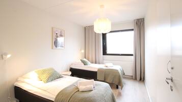 Standard-huoneisto, parveke | Silitysrauta/-lauta, ilmainen Wi-Fi