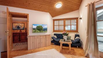 Tv och ett bordtennisbord