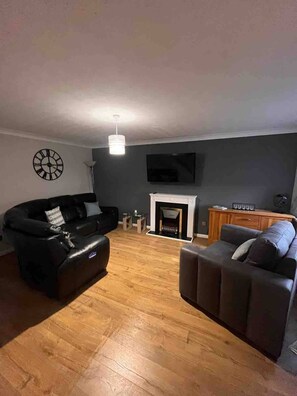 Smart TV, fireplace, computer monitors