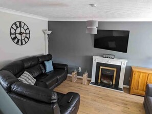 Smart TV, fireplace, computer monitors