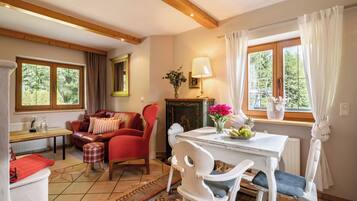 TV, fireplace, table tennis