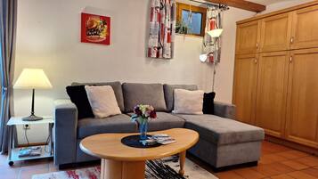 TV, fireplace, table tennis