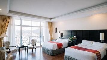 Phòng Junior, 2 giường đơn, ban công | 1 phòng ngủ, minibar, két bảo mật tại phòng, bàn