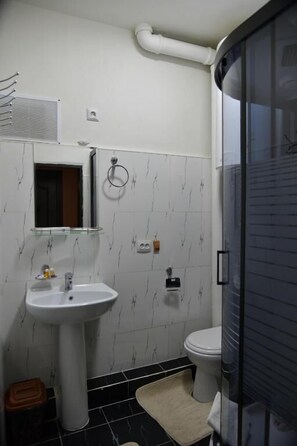 Bathroom - Mulberry Hotel (Tashkent)