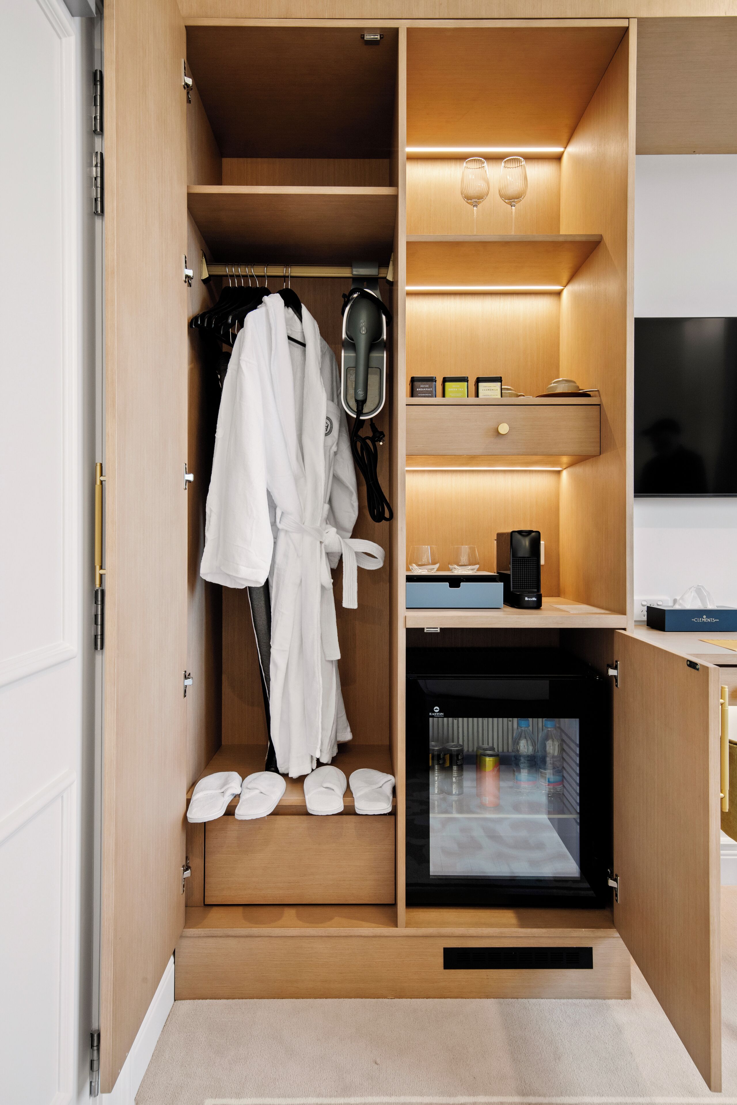 Superior Room | Premium bedding, minibar, iron/ironing board, bed sheets