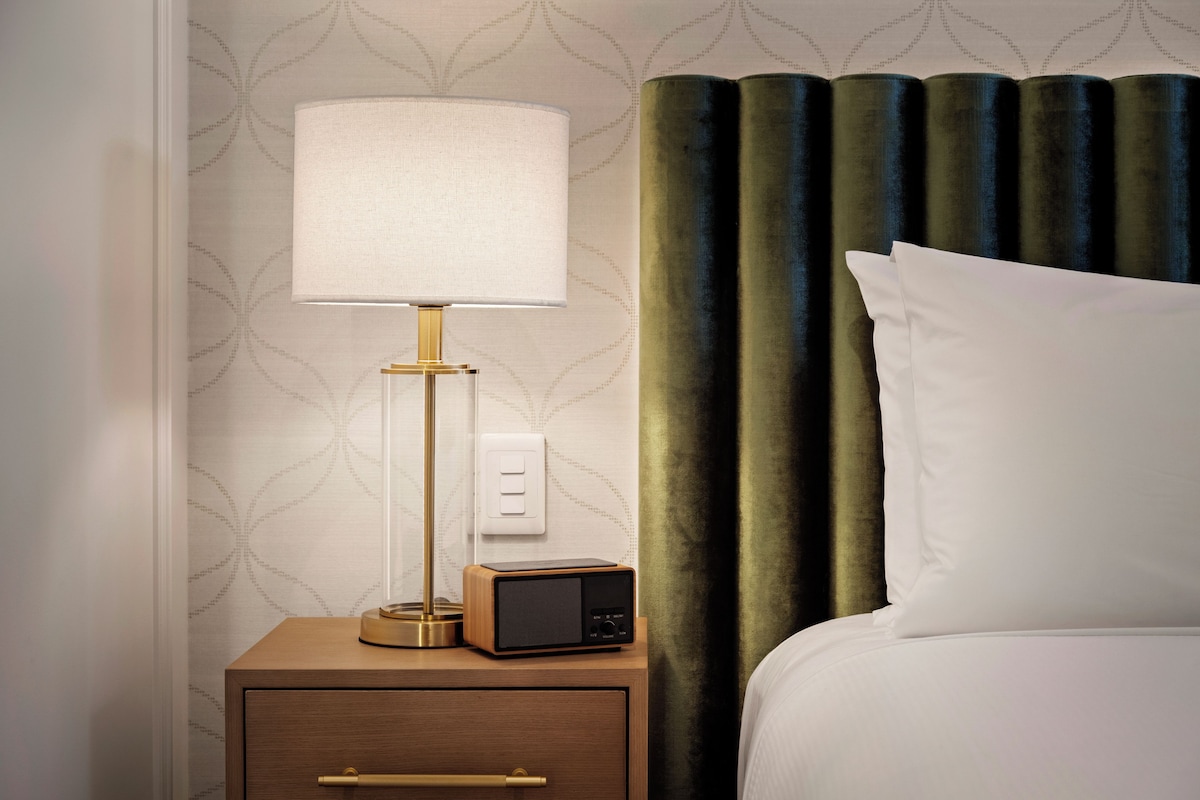 Premium bedding, minibar, iron/ironing board, bed sheets