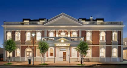 The Clements Hotel
