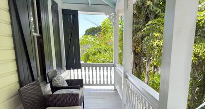 Tropical Utopia by RENT KEY WEST VACATIONS -Quiet/Gated/Pool/Balcony/Pet friendl