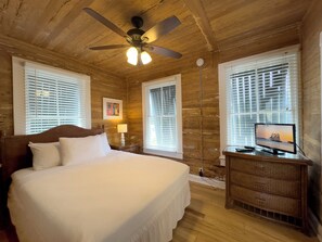 2 bedrooms, iron/ironing board, internet, bed sheets - Tropical Utopia by RENT KEY WEST VACATIONS -Quiet/Gated/Pool/Balcony/Pet friendl (Key West)