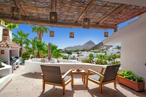 Outdoor dining - Villa Ysabel: Remodeled Ocean-View Pedregal Escape (Cabo San Lucas)