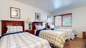 Condo, 3 Bedrooms | 3 bedrooms, free WiFi - Lakeview Villas #26 3 Bedroom Condo by RedAwning (Mammoth Lakes)