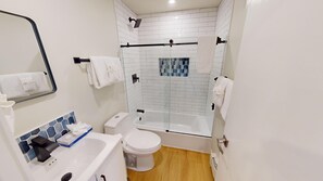Hair dryer, towels - Updated End Unit In Town! Walk to Coffee, Amp, Marina, Parks, Rec Path, Eats (Dillon)