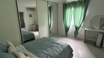 5 chambres, bureau, fer et planche Ă  repasser, Wi-Fi gratuit