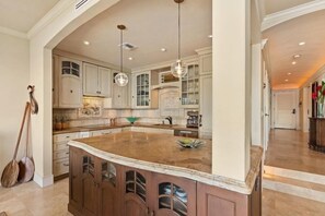 Condo, 2 Bedrooms | Private kitchen