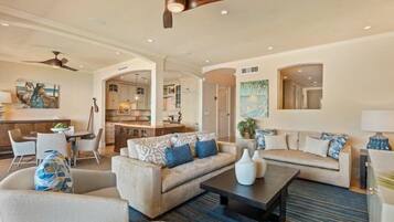 Condo, 2 Bedrooms | Living area