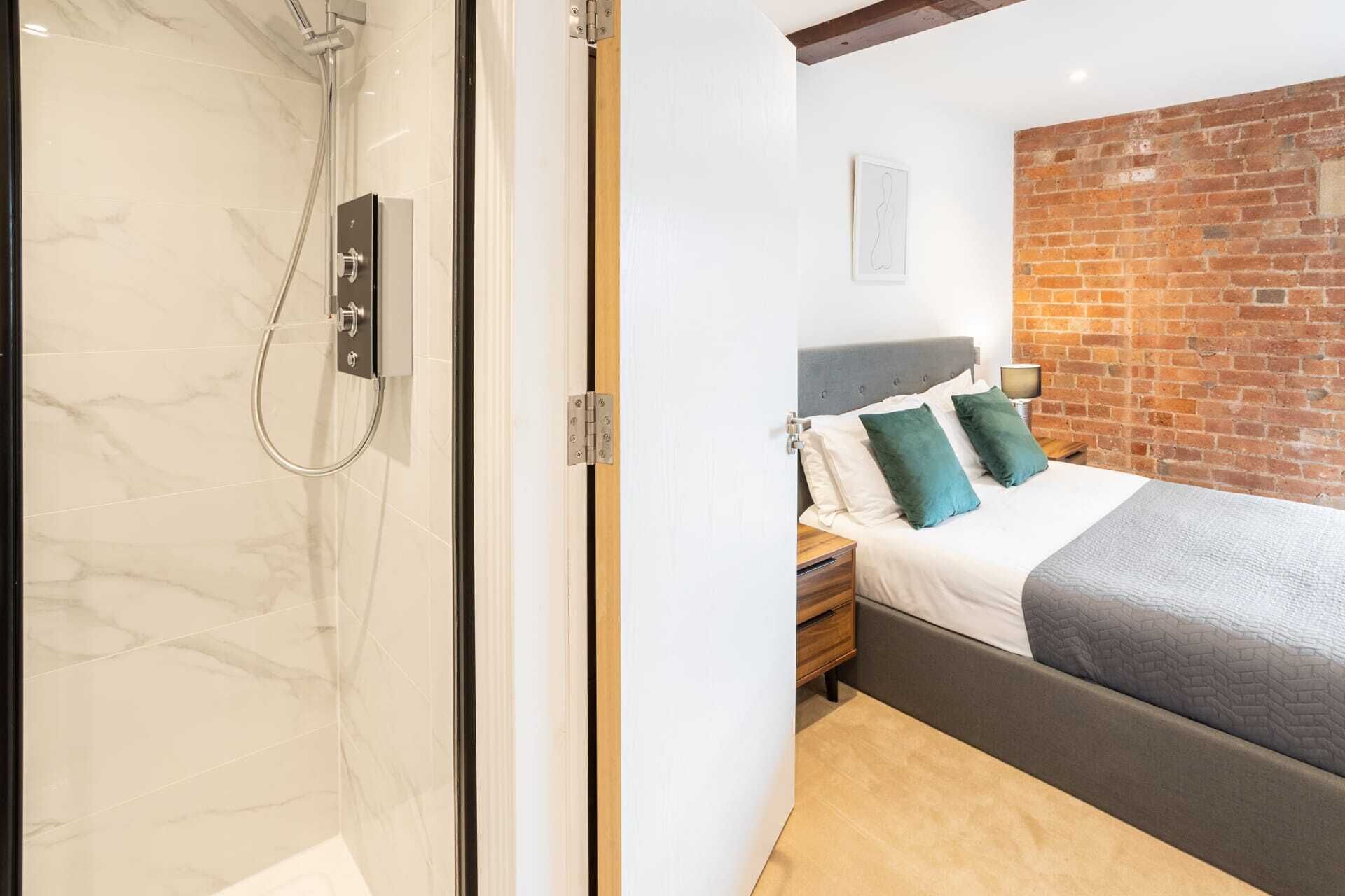 1 chambre, bureau, fer et planche à repasser, Wi-Fi