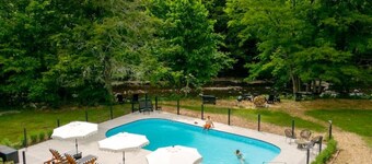 The Bend: Meadow Suite • Pool • Sauna • Fire Pits