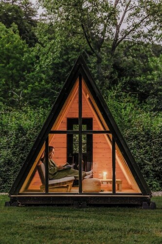 The Bend: Meadow Suite • Pool • Sauna • Fire Pits