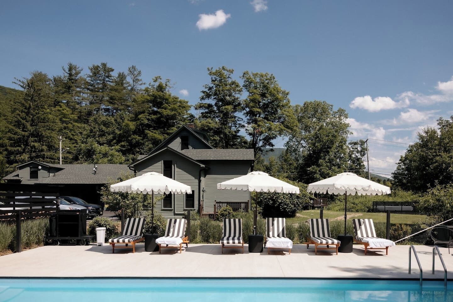 The Bend: The Cottage