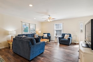 TV, DVD player - Captivating Canal Views at This Bayside Getaway in Bethany Beach! (Bethany Beach)
