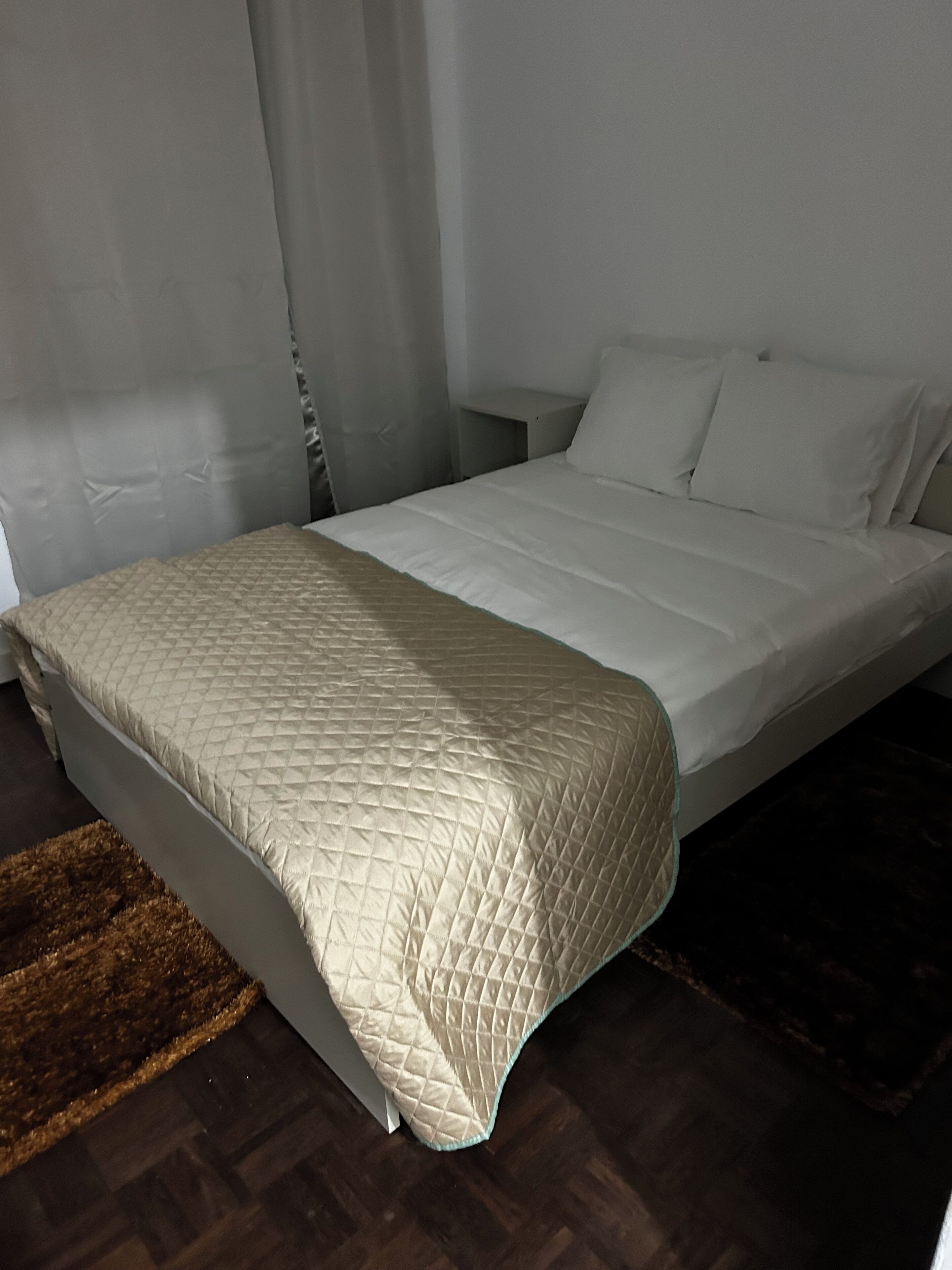 4 quartos, ferros/tábuas de passar roupa, berço de viagem, Wi-Fi