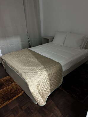 4 bedrooms, iron/ironing board, travel crib, WiFi