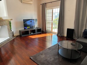 TV connectée, cheminée