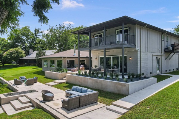 Modern, Contemporary Lake House on Lake Marble Falls
