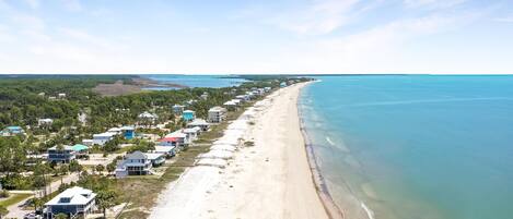 Casa, varias camas (Sacajawea by the Sea) | Playa | En la playa