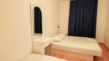 1 bedroom, WiFi, bed sheets