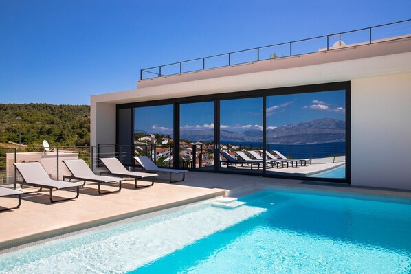 Pool - Beautiful Villa Adriatis with pool in Brač, BBQ, family (Sutivan)